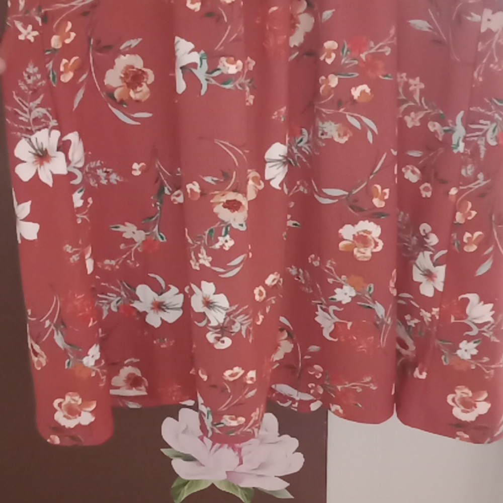 Floral dress 🌸 - Picture 7 of 7